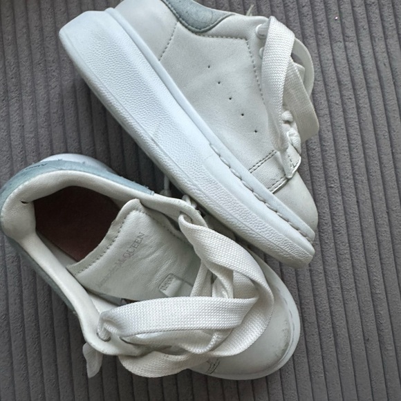 Alexander McQueen Sneakers - Picture 1 of 8